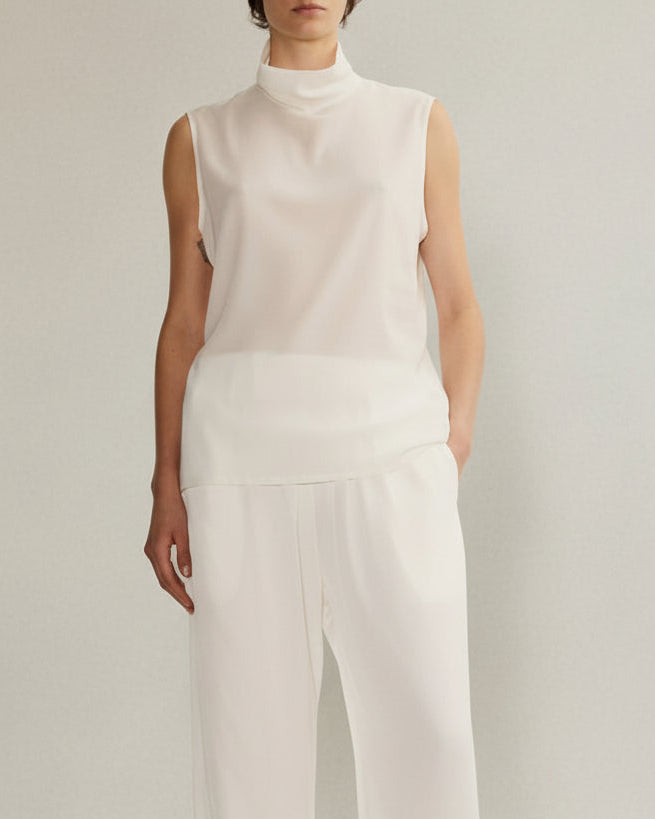 Draped pull-on pant